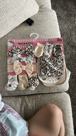 BRAND NEW Baby Hello Kitty Set