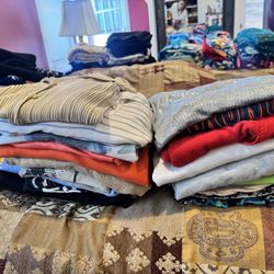 Huge Lot Of Women’s Clothes