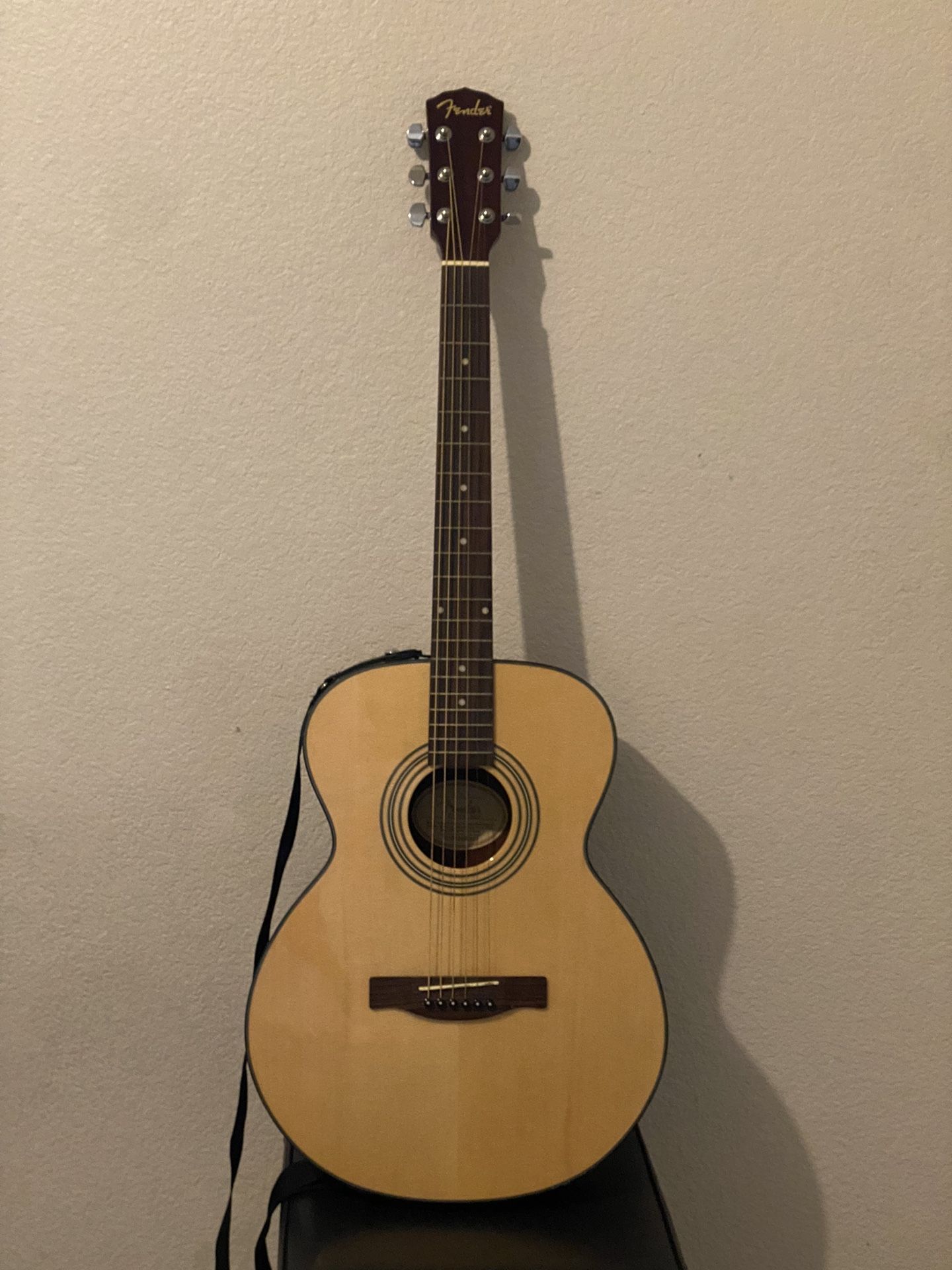 Fender FA-125S Solid Spruce/Mahogany Folk Natural