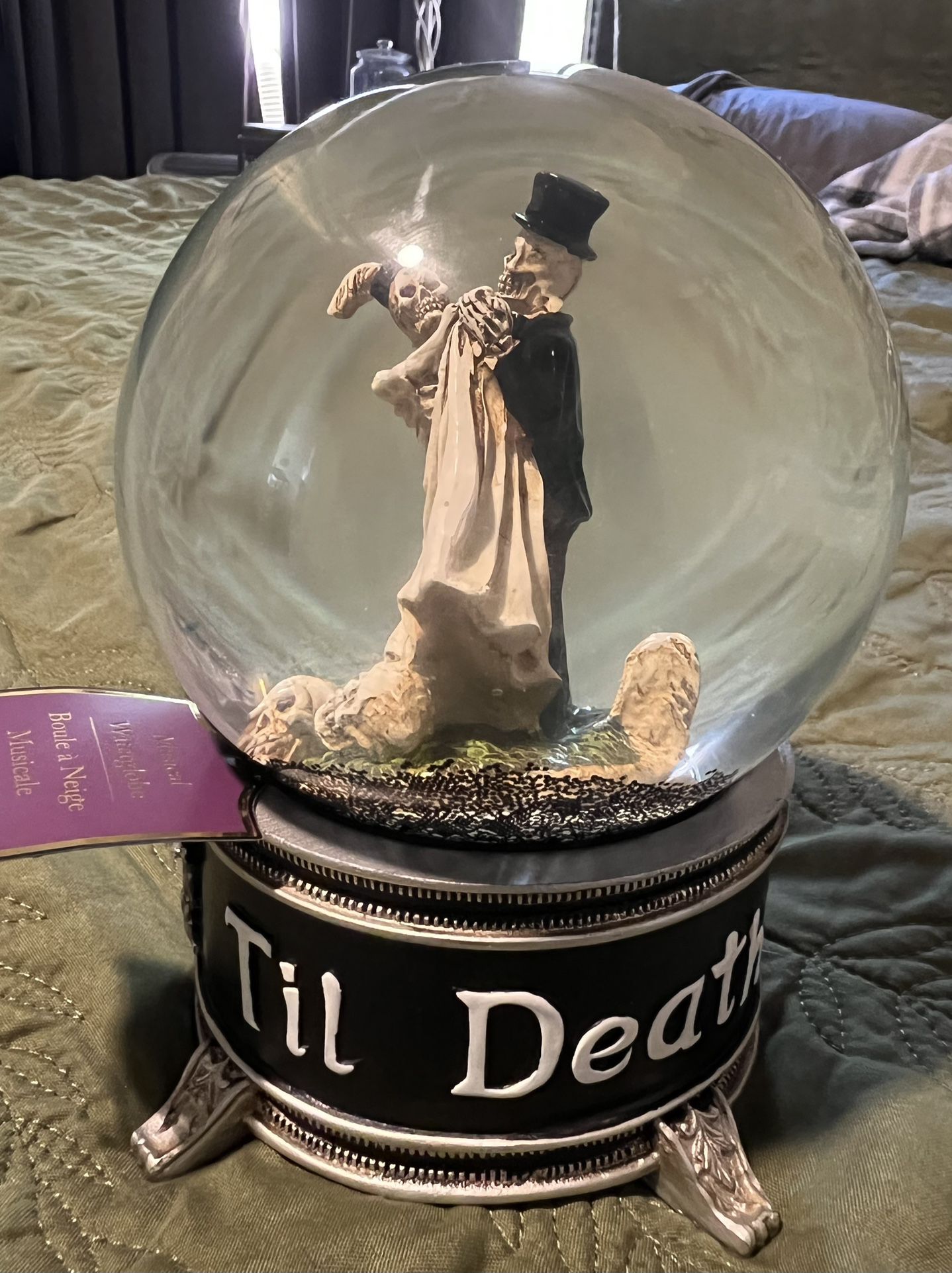 Moonlight Manor musical skeleton bride and groom Snow Globe - One little piece missing