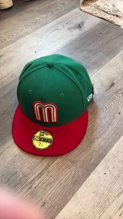Fitted  hat