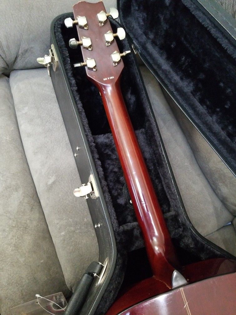 Fender Acoustic Guitar F220SB