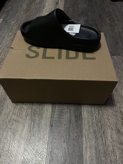 Yeezy Slides Brand New