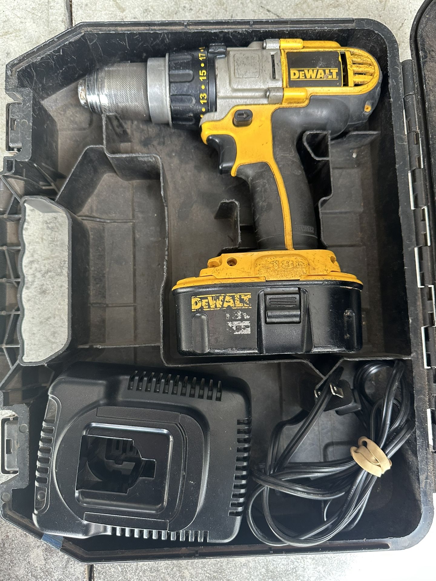 18V Dewalt Hammer Drill