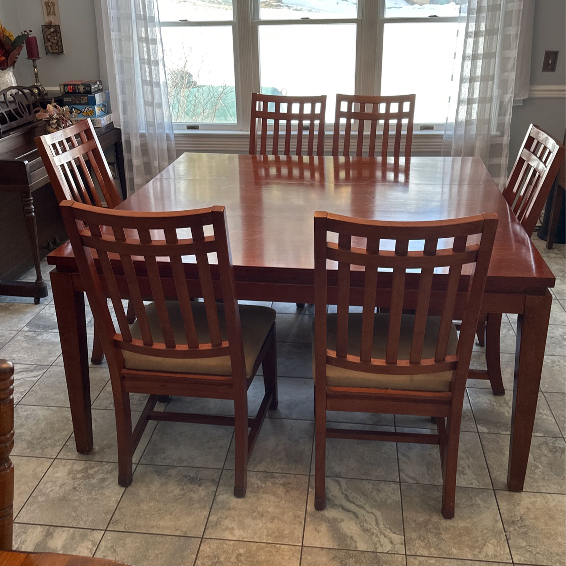 Table And Chairs 