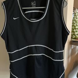 Nike Tennis Top Size Large 