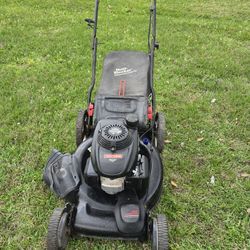 Craftsman 22" Self-propelled Lawn Mower 
