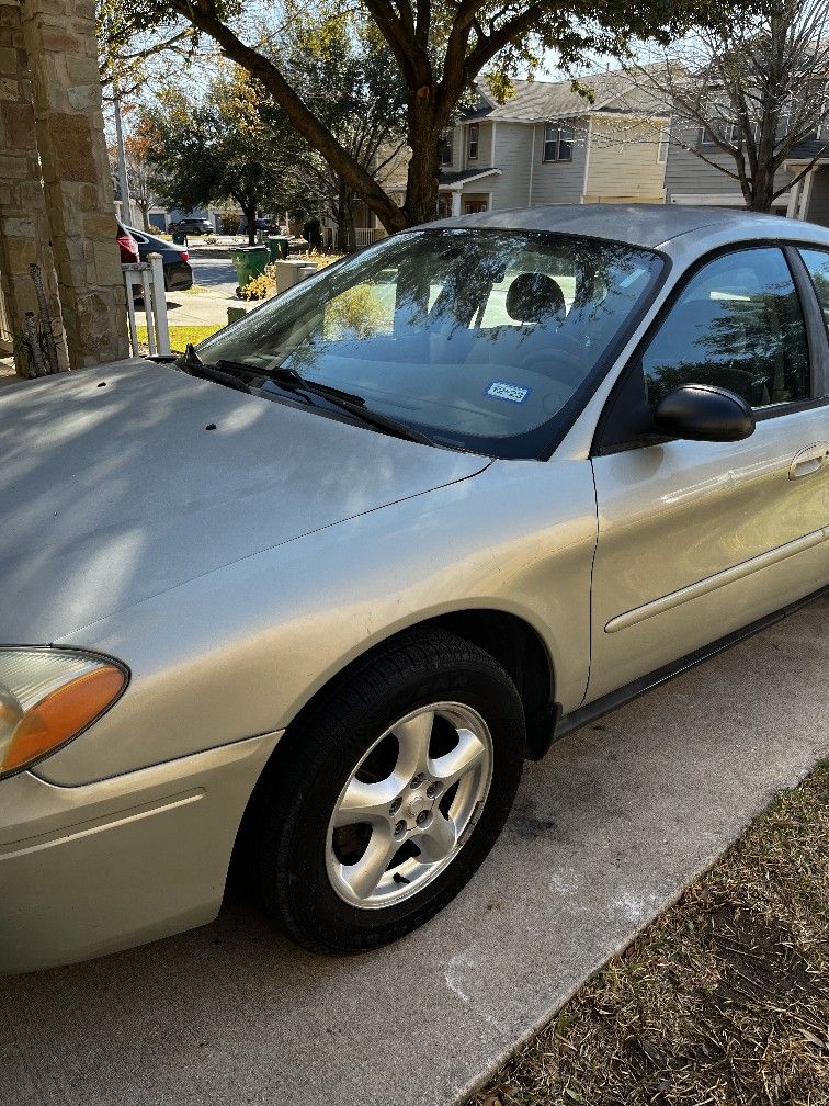 2005 Ford Taurus
