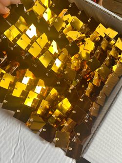 Gold shimmer Wall