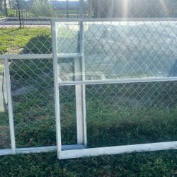 windows in good condition