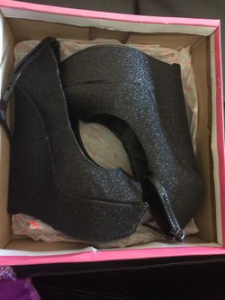 Blacke glitter wedge/heels