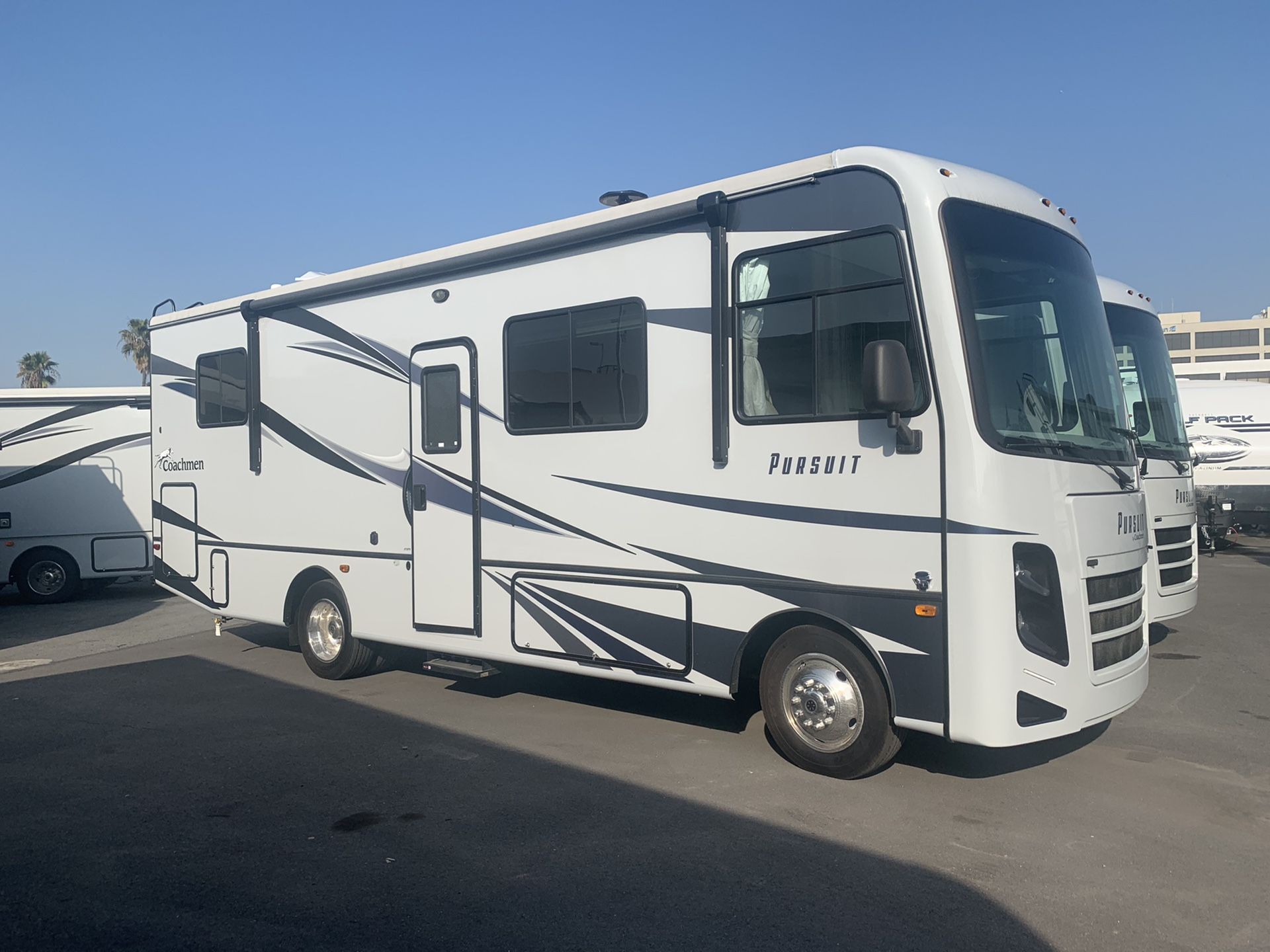 New! Under Factory Warranty 2020 Coachmen Pursuit 27