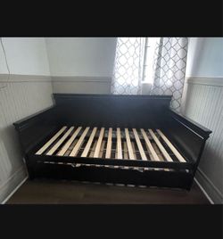 Twin Daybed without mattress