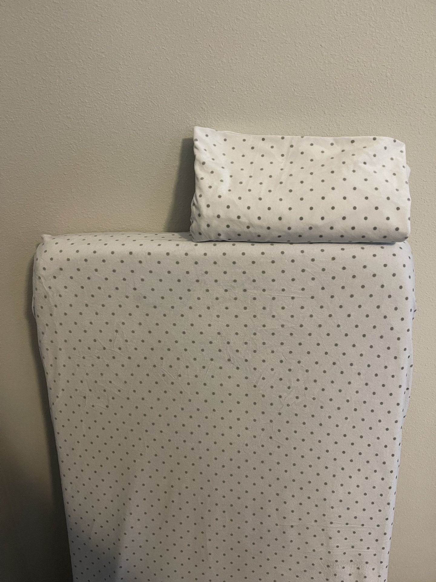 Pottery Barn Minky Fitted Crib Sheet Set Of 2 Like New 