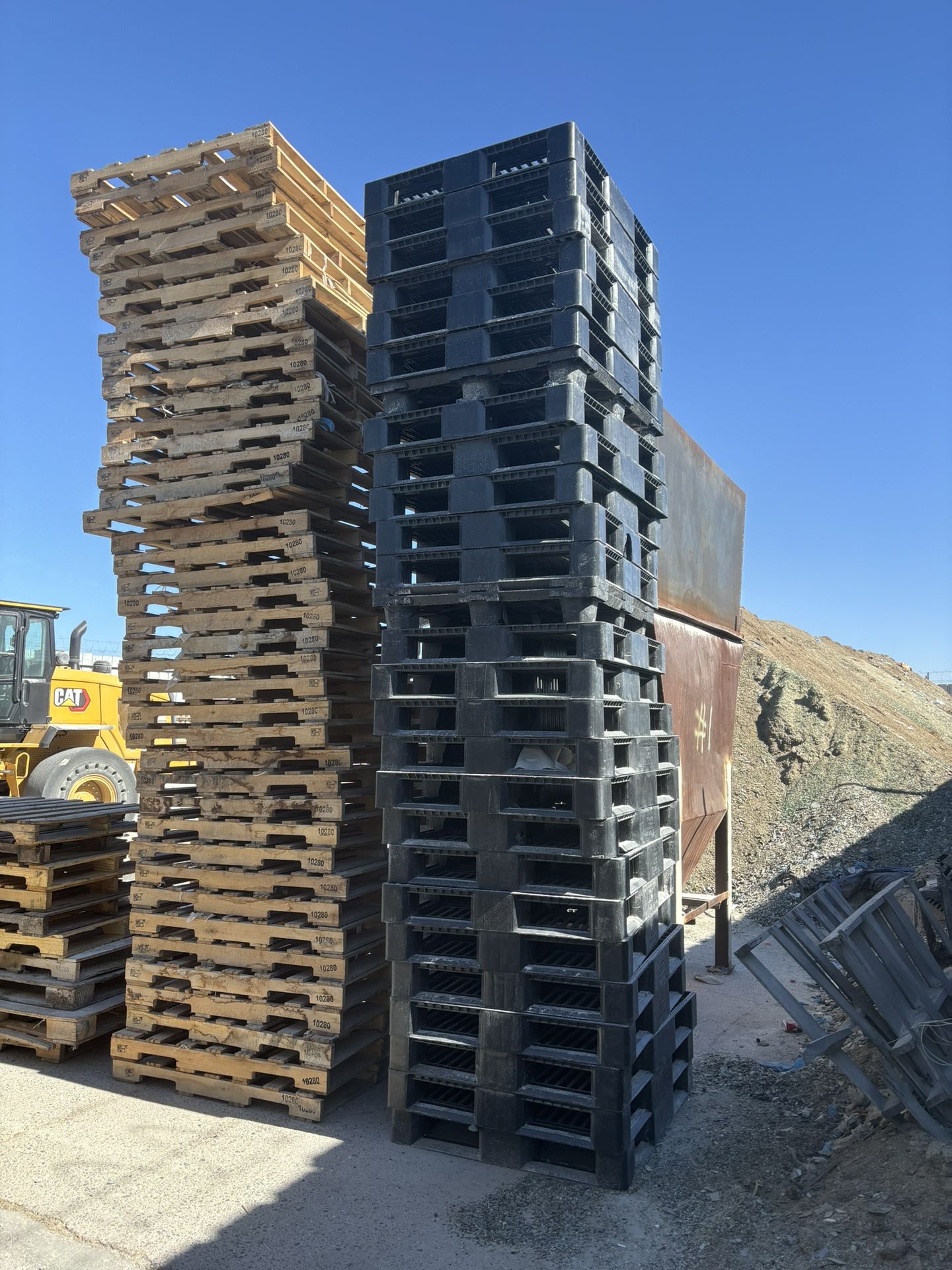 Wood and Plastic Pallet