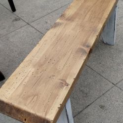Wooden Bench Beautiful For Used In Your Dining Room Or Bedroom Wherever You Wanna Used.