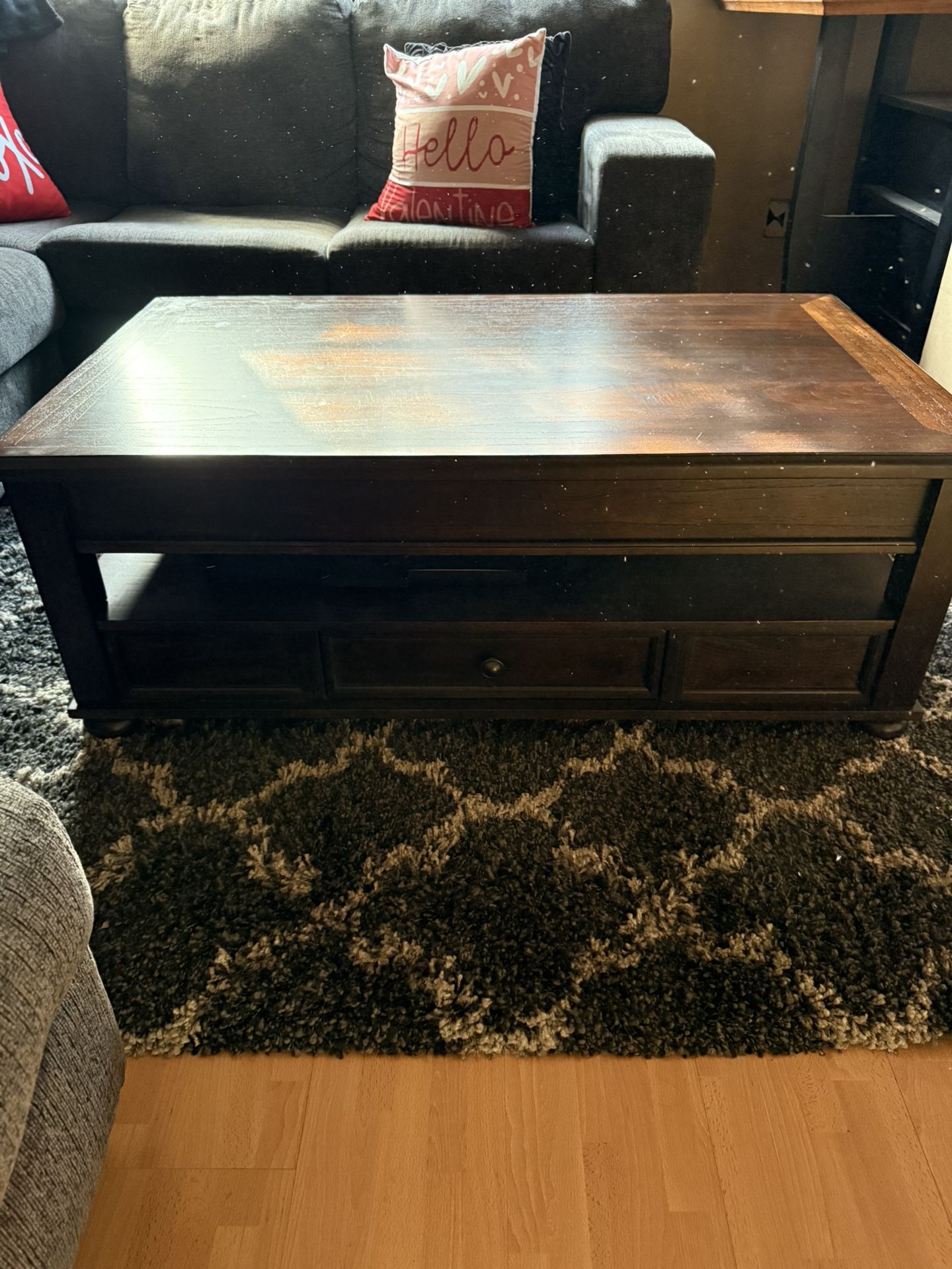 Brown Coffee Table With Lifting Top