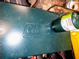 NEW! Coleman Classic 2-Burner Propane Stove N Propane tank