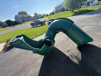 Playground round slide