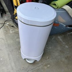 Diaper Pail Munchkin 59S