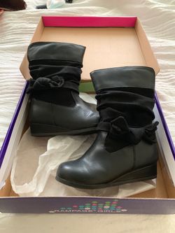 Girls black boot