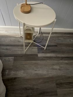 Tray table