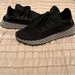 Womens/Adidas/Sneakers.