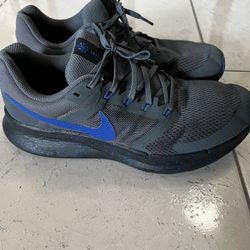Nikes Run Swift 3 Running Shoes