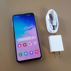 Samsung Galaxy S10e - UNLOCKED - Like New