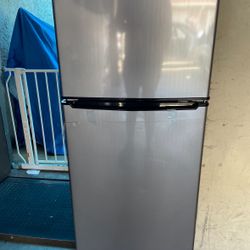 Mini Refrigerator Galanz