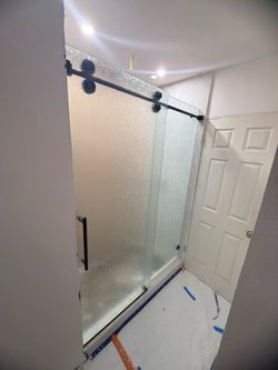 Sliding shower doors