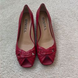 women’s Red Dress Shoes, Size 8 leather Shoe