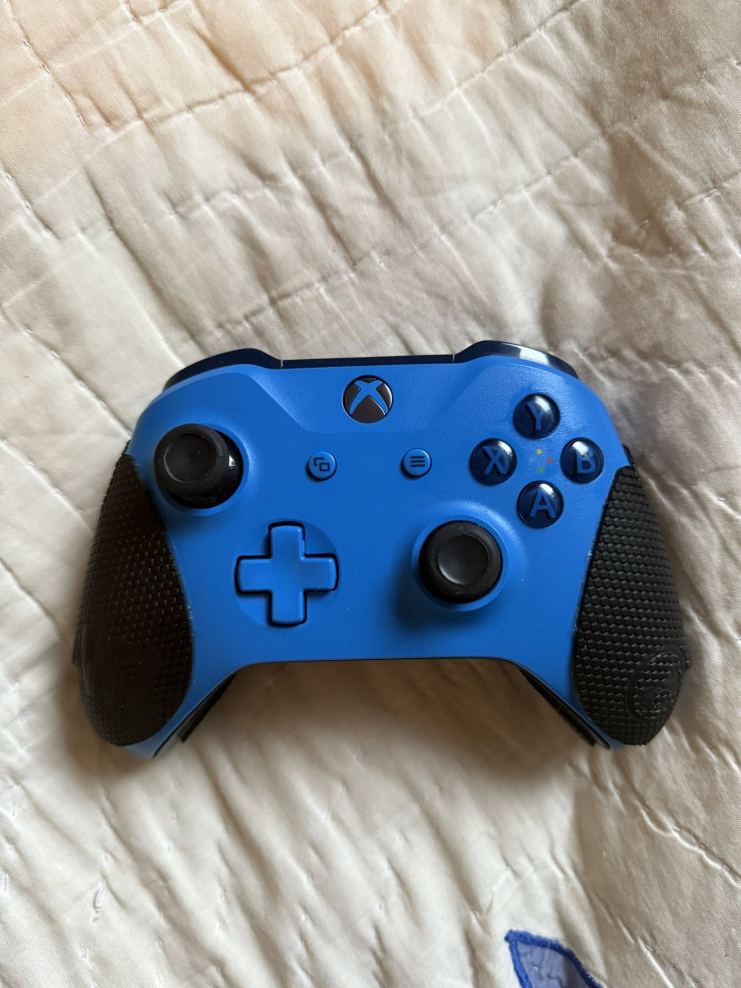 Blue Xbox Controller – Perfect Condition + Aftermarket Grips