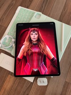 iPad Air 13” (M2 chip / 2024 / Largest Screen) 128GB with keyboard case, pen and Accessories