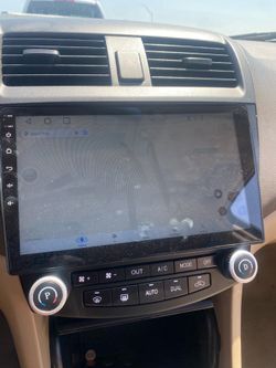 Bluetooth touchscreen radio