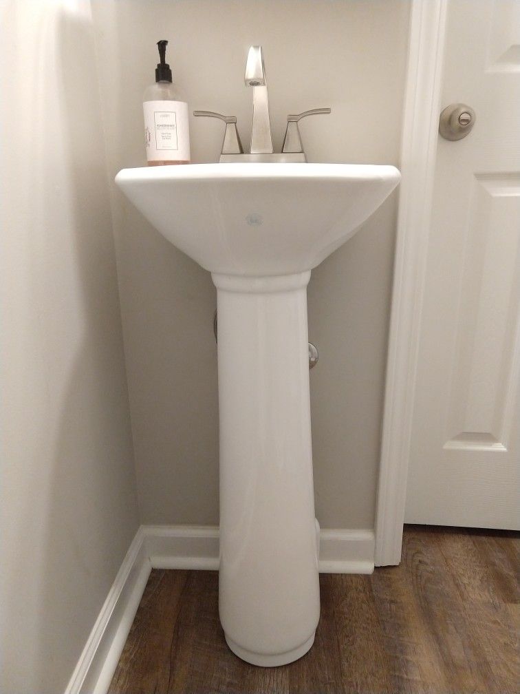 16" Pedestal White Sink