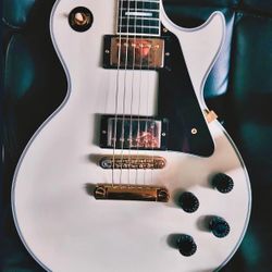 2020 Gibson Les Paul Custom in Alpine White