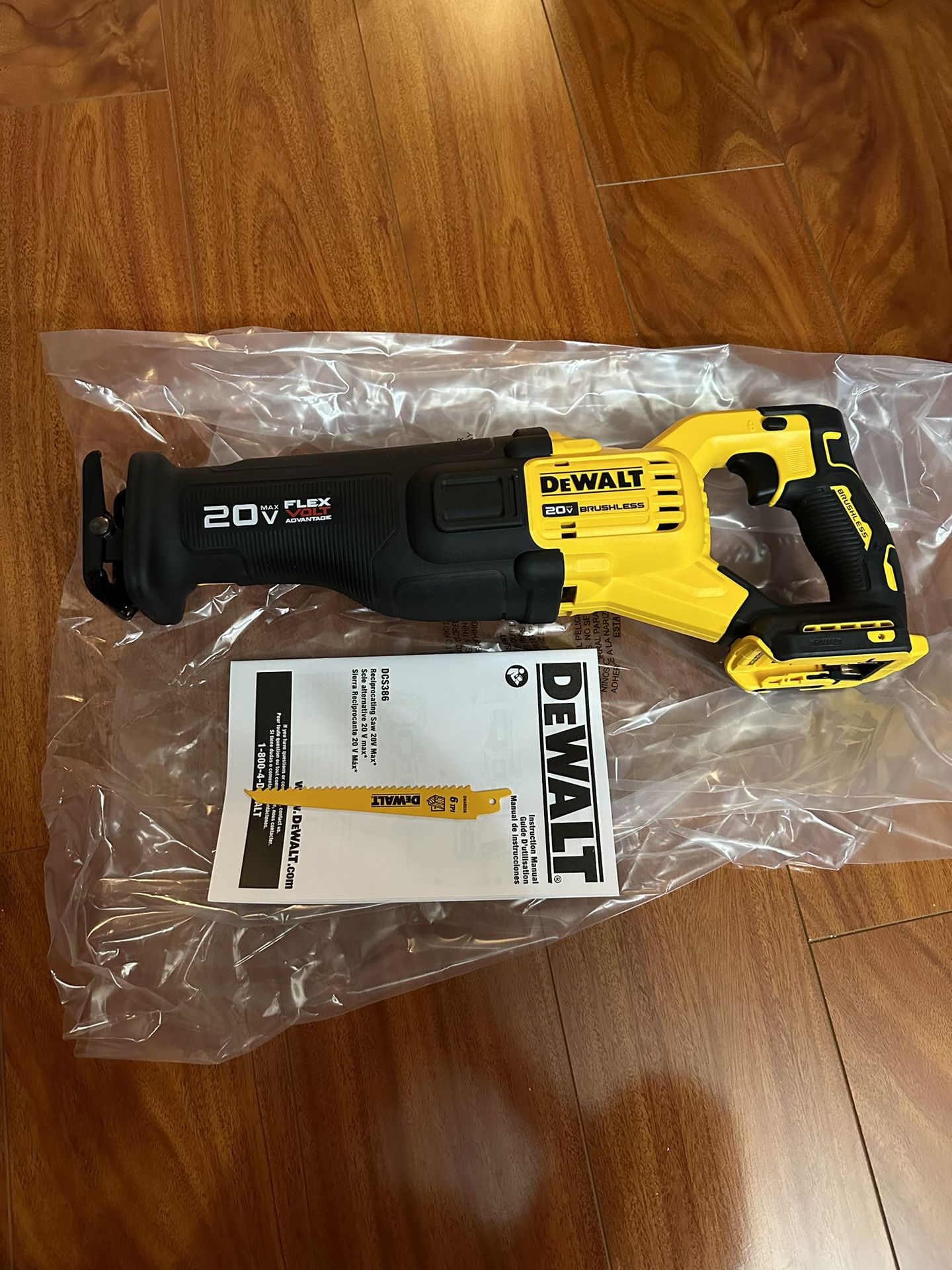 Dewalt 20V MAX Lithium Ion Cordless Brushless Reciprocating Saw with FLEXVOLT  ADVANTAGE (Tool Only) for Sale in Phoenixville, PA OfferUp