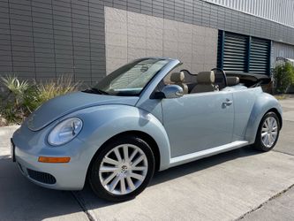 2010 Volkswagen New Beetle Convertible