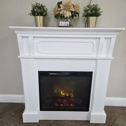 EUC Electric fireplace well taken care of. Located in hempstead long island. Available for pickup tuesday/ friday evenings from 8-10, sundays all day.