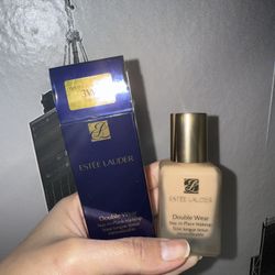 Estee Lauder Foundation 3W1