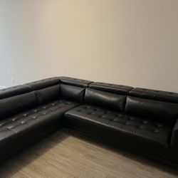 2 Pc Sectional Rooms To Go (Hudson Heights)