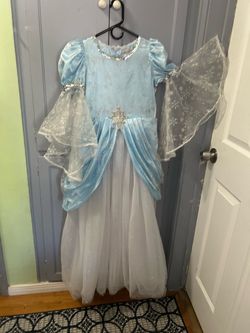 Cinderella costume, very good condition, size 1020