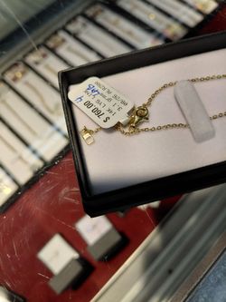 Diamond solitaire gold necklace
