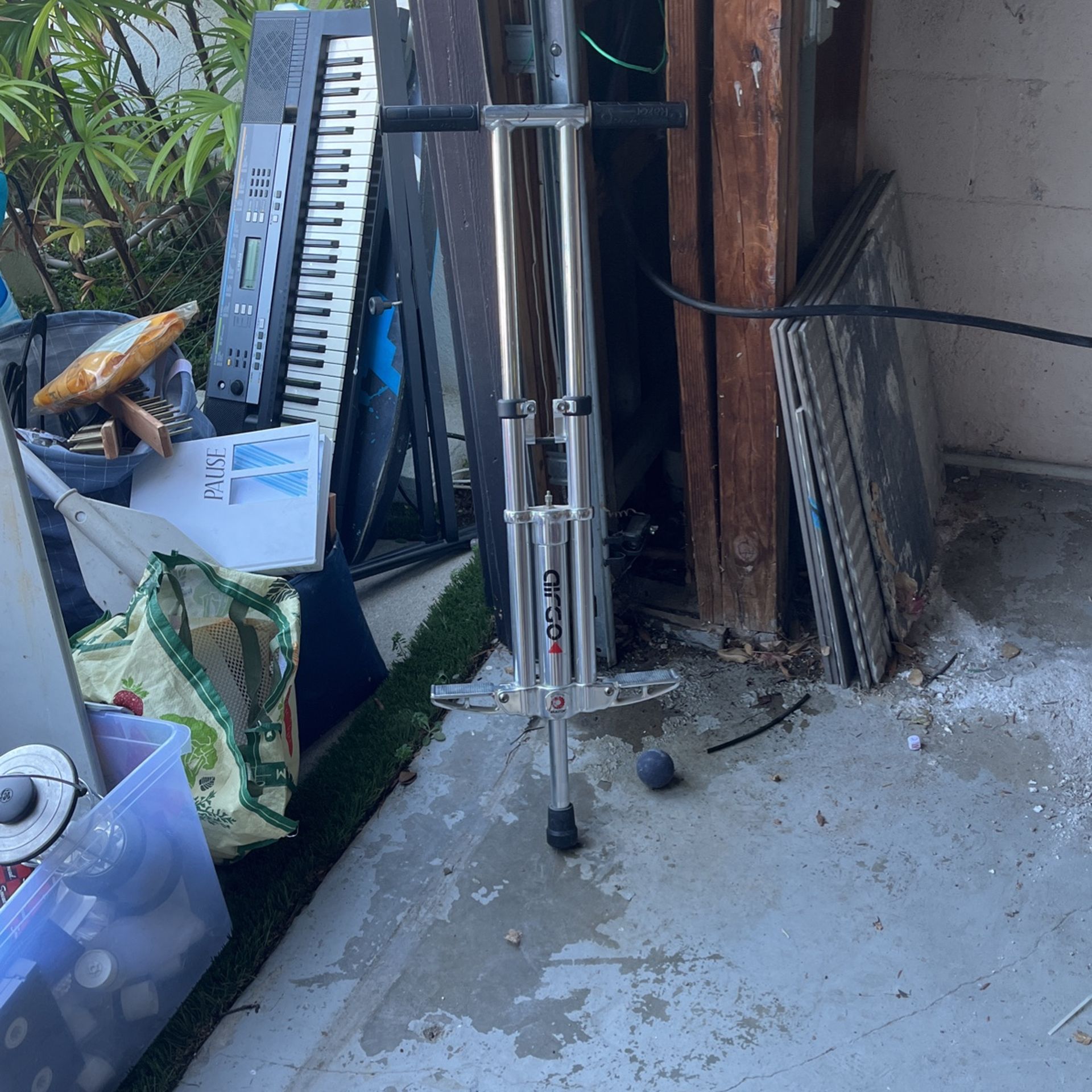 Razor Airgo Pogo Stick - Main Image