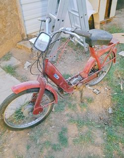 A motorbike that you can fix or use for parts