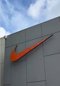 Nike employee passe