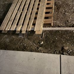 Free Wood Pallet