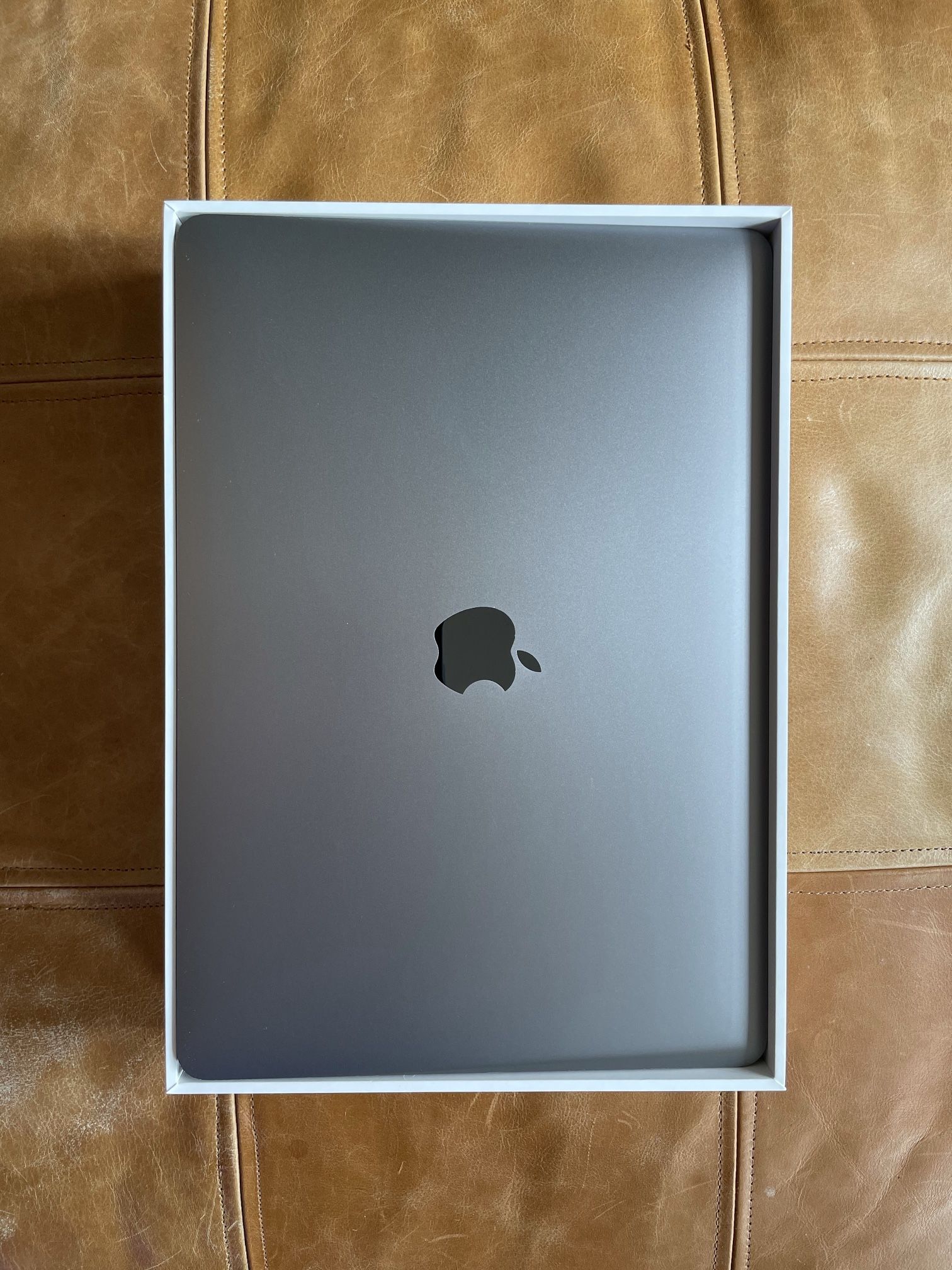 MacBook Air (Retina, 2019) 13.3” Space Grey - Like New
