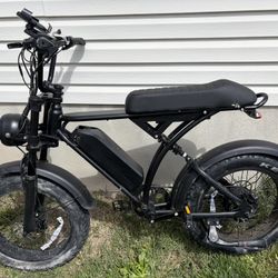 FAST- 30MPH Electric dirtbike with 35 mils of range meant for kids and adults